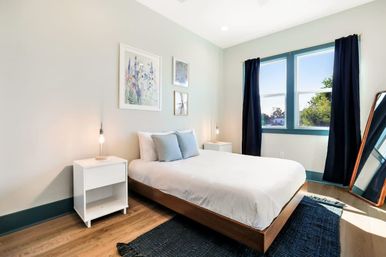 Modern Urban Oasis with 5 Bedrooms, Pool, Patio & Parking  image 21