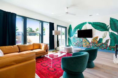 Modern Urban Oasis with 5 Bedrooms, Pool, Patio & Parking  image 1