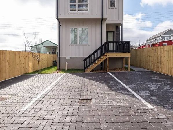 The Herman Haven 3 BR Townhouse: Peaceful Mornings & Lively Nights image 19