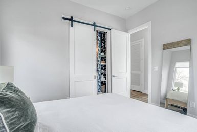 The Herman Haven 3 BR Townhouse: Peaceful Mornings & Lively Nights image 18