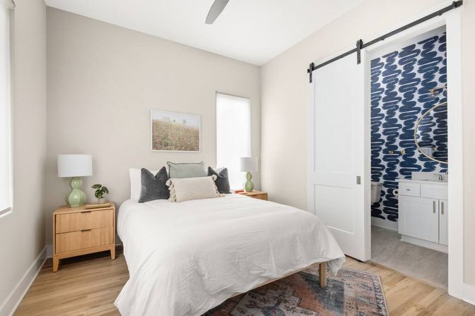 The Herman Haven 3 BR Townhouse: Peaceful Mornings & Lively Nights image 3