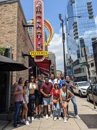 Bikes, Bites & Brews Tour with Signature Chicago Dishes: Deep-Dish Pizza, Beer and More image 3