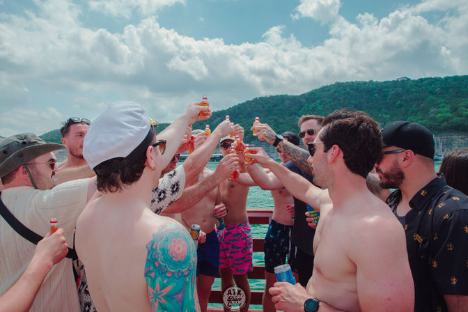 Alcohol Delivery for your Airbnb: Stock Your Fridge with Bubbly, Beer + Batched Cocktails image 9