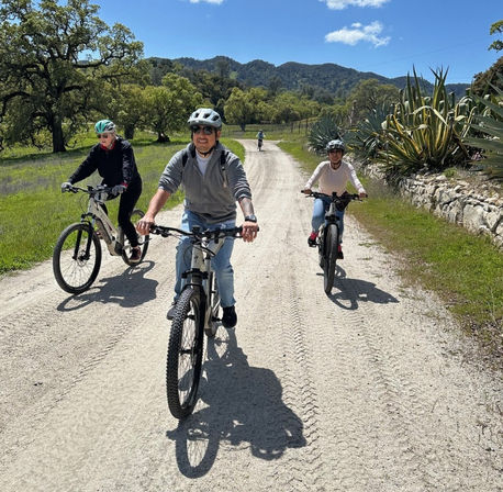 E-Bike Vineyard Tour: 2-Hour Guided Ride + Wine Tasting image 1