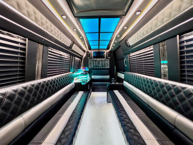 Tampa Luxe: Luxury Sprinter Limos & Party Buses image 4