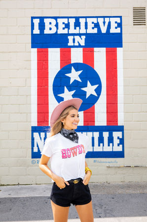 Iconic Murals Photoshoot at 12 South Neighborhood with Professional Photographer image 1