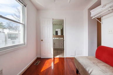 Grand Petworth Escape: Private Backyard + Near Metro image 16