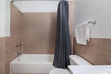 Grand Petworth Escape: Private Backyard + Near Metro image 23