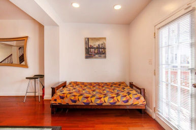 Grand Petworth Escape: Private Backyard + Near Metro image 11