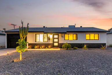 Casa Del Rey: Designer Stay with Private Casita, Pool + Lawn Games image 40