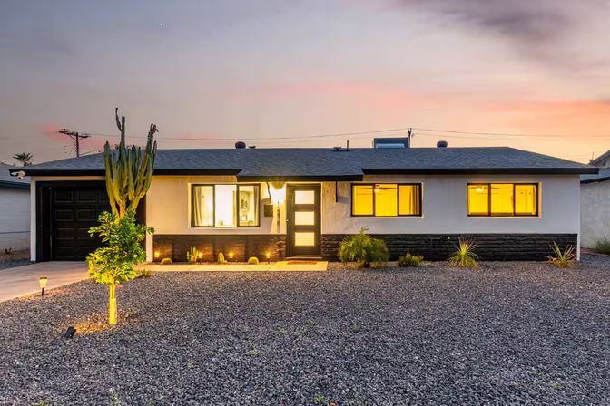 Casa Del Rey: Designer Stay with Private Casita, Pool + Lawn Games image 40