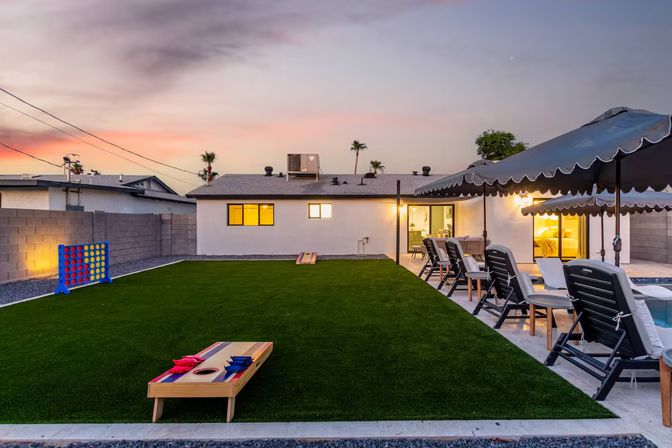 Casa Del Rey: Designer Stay with Private Casita, Pool + Lawn Games image 2