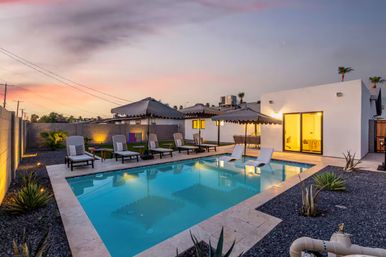 Casa Del Rey: Designer Stay with Private Casita, Pool + Lawn Games image 1