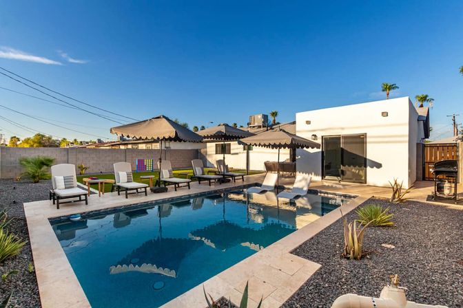 Casa Del Rey: Designer Stay with Private Casita, Pool + Lawn Games image 38