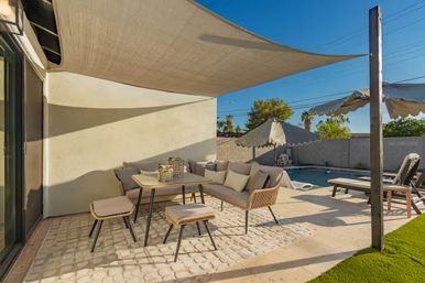 Casa Del Rey: Designer Stay with Private Casita, Pool + Lawn Games image 33