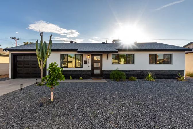 Casa Del Rey: Designer Stay with Private Casita, Pool + Lawn Games image 41