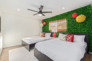 Viva Las Scottsdale: Vegas-Style Beach Club Getaway image 17