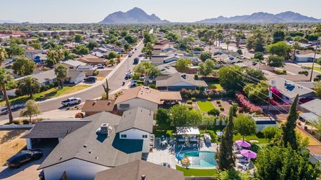Viva Las Scottsdale: Vegas-Style Beach Club Getaway image 30
