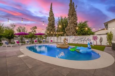 Viva Las Scottsdale: Vegas-Style Beach Club Getaway image 1