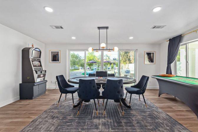 Viva Las Scottsdale: Vegas-Style Beach Club Getaway image 5