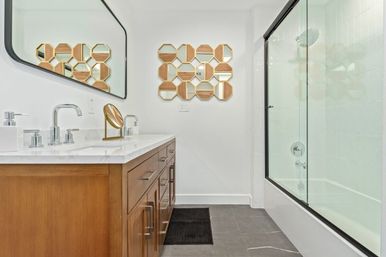 Viva Las Scottsdale: Vegas-Style Beach Club Getaway image 18