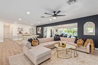 Viva Las Scottsdale: Vegas-Style Beach Club Getaway image 4