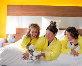 Staypineapple Hotel Z in the Gaslamp Quarter image 10