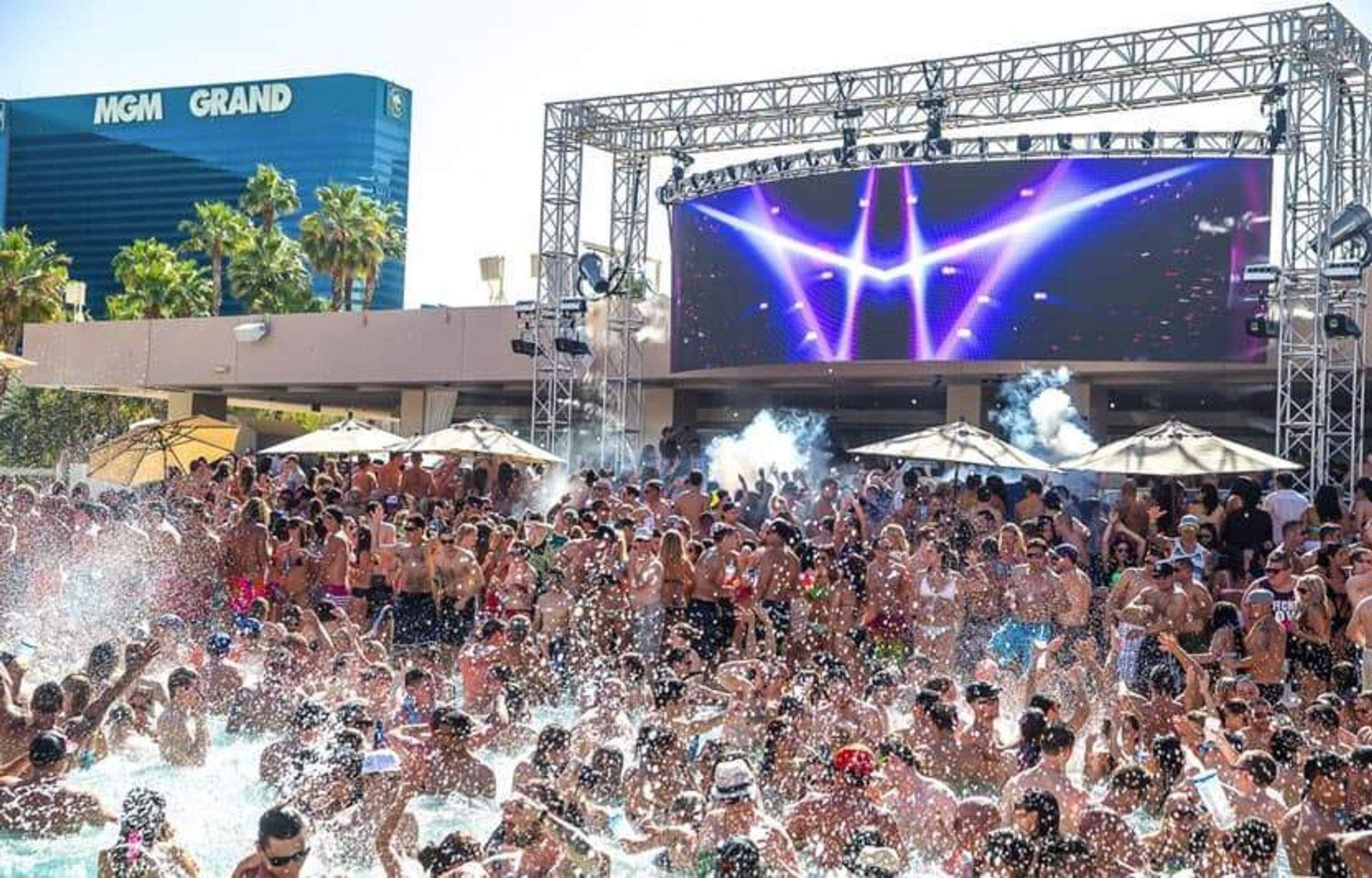 Wet Republic Ultra Pool Party – Las Vegas