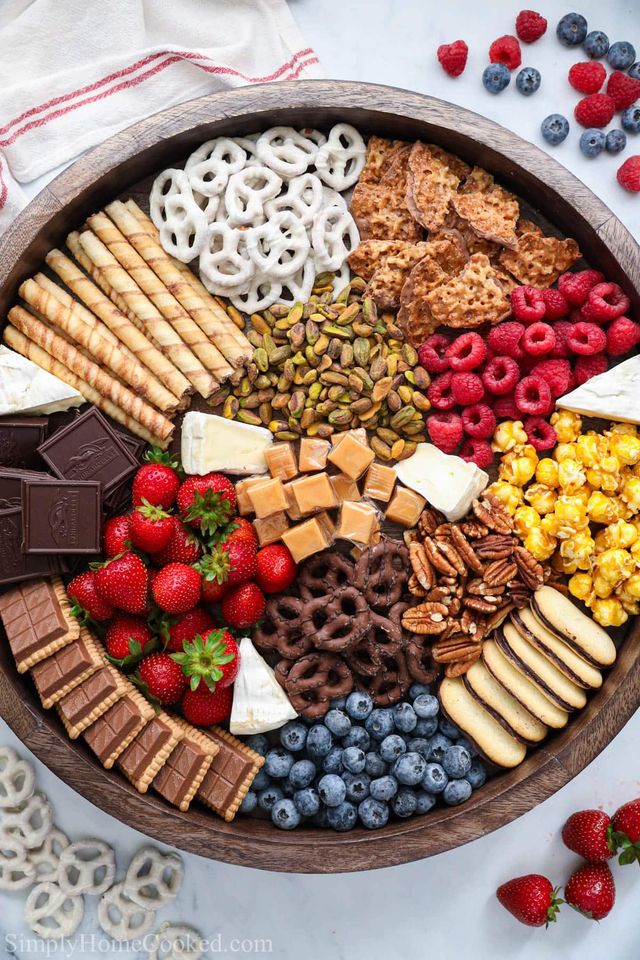 Luxury Mobile Charcuterie & Custom Cart Creations image 3