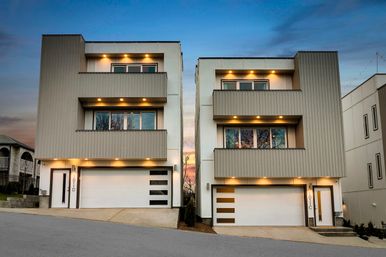 Double the Views, Double the Fun! Rooftop Views & Downtown Vibes: 6BR Near Broadway image 1