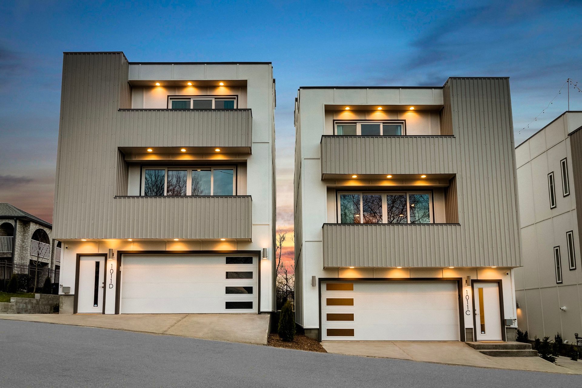Double the Views, Double the Fun! Rooftop Views & Downtown Vibes: 6BR Near Broadway image 1