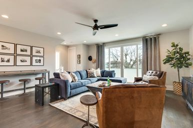 Double the Views, Double the Fun! Rooftop Views & Downtown Vibes: 6BR Near Broadway image 14