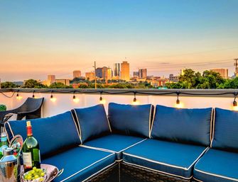 Double the Views, Double the Fun! Rooftop Views & Downtown Vibes: 6BR Near Broadway image 5