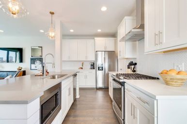 Double the Views, Double the Fun! Rooftop Views & Downtown Vibes: 6BR Near Broadway image 18