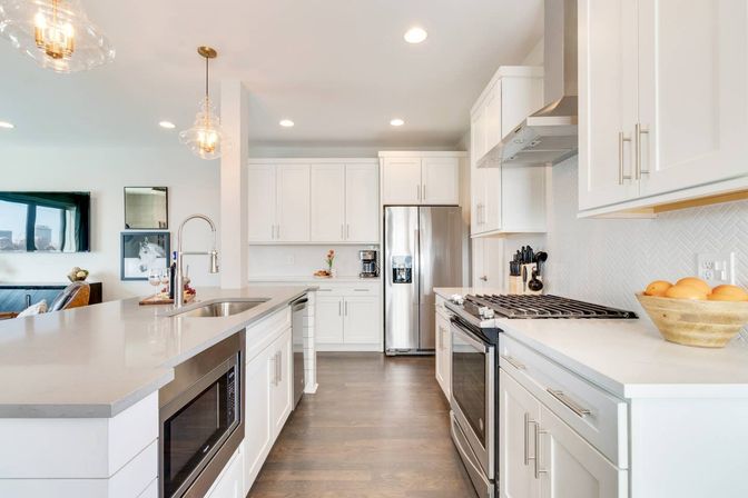 Double the Views, Double the Fun! Rooftop Views & Downtown Vibes: 6BR Near Broadway image 18