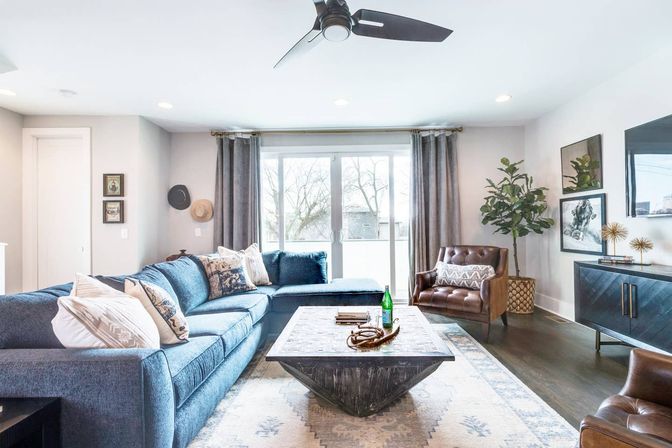 Double the Views, Double the Fun! Rooftop Views & Downtown Vibes: 6BR Near Broadway image 13