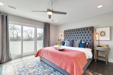 Double the Views, Double the Fun! Rooftop Views & Downtown Vibes: 6BR Near Broadway image 28