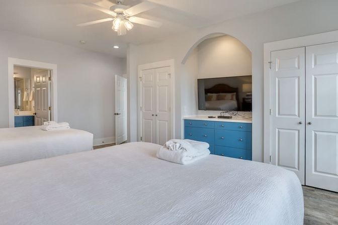 The Grand Daufuskie Oceanfront: 6BR Beachfront Home Near Melrose Pool and Club Facility image 8