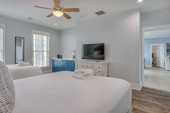 The Grand Daufuskie Oceanfront: 6BR Beachfront Home Near Melrose Pool and Club Facility image 21