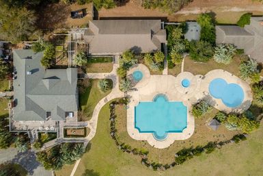 The Grand Daufuskie Oceanfront: 6BR Beachfront Home Near Melrose Pool and Club Facility image 9