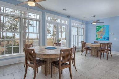 The Grand Daufuskie Oceanfront: 6BR Beachfront Home Near Melrose Pool and Club Facility image 14