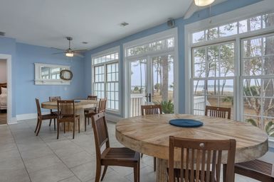 The Grand Daufuskie Oceanfront: 6BR Beachfront Home Near Melrose Pool and Club Facility image 3
