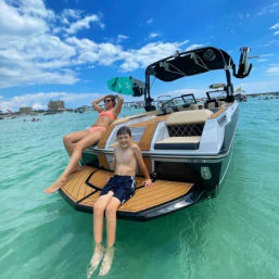 500HP Luxury Speed Boat with the Ultimate Sound System image 3