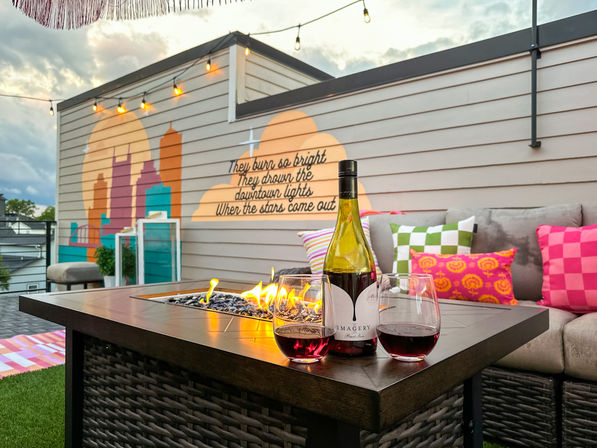 Lyric Lounge: A Country-Pop Dream Stay in the Heart of Nashville image 2