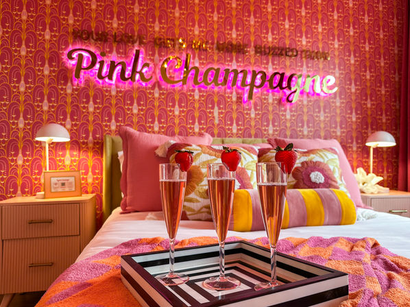 Lyric Lounge: A Country-Pop Dream Stay in the Heart of Nashville image 4