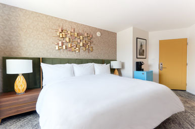 The Cole: Mid-Century Modern Boutique Hotel with Pool, On-Site Bar + Restaurant & Mountain Views image 12