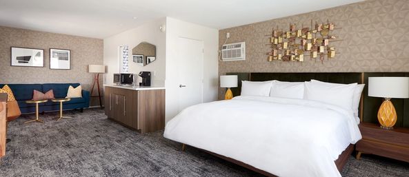 The Cole: Mid-Century Modern Boutique Hotel with Pool, On-Site Bar + Restaurant & Mountain Views image 6