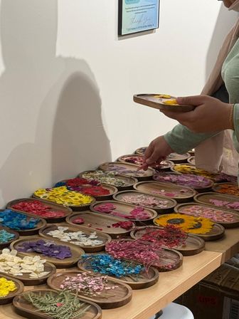 Pressed Flower Art Workshop: Create Your Own Botanical Frame image 6