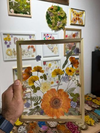 Pressed Flower Art Workshop: Create Your Own Botanical Frame image 8