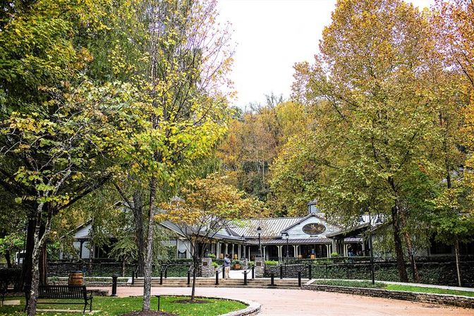 Nashville to Jack Daniel's Distillery Bus Tour & Whiskey Tastings image 5